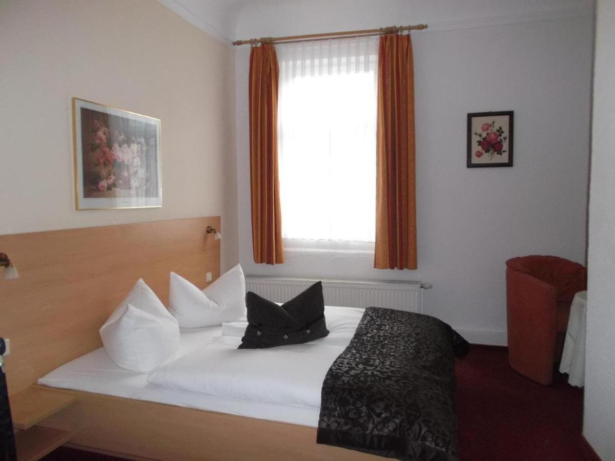 Hotelpension Am Dom แอร์ฟวร์ท ภายนอก รูปภาพ